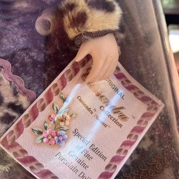 Year 2005 Cassandra Visconti Limited Edition Collector Porcelain Doll - Picture 4 of 16